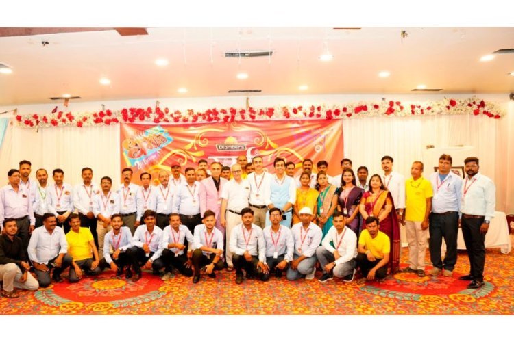 'दिगंबर चाय कंपनी ने 50 साल पूरे किए, नया चाय लॉन्च करते हुए मनाई सफलता'